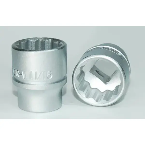 Teng Tools-Socket 3/8 Inch Drive 12Pt 11/16 Inch-M38012212: 12 Point Bi-Hexagon Socket For A Better Grip;Chrome Vanadium;Satin Finish For A Better Grip When Handling The Socket;Ball Bearing Recess On The Female End To Grip The Ratchet;Designed And Manufactured To Din3120/3124 And Iso2725;Supplied With A Metal Socket Clip For Use With A Socket Rail